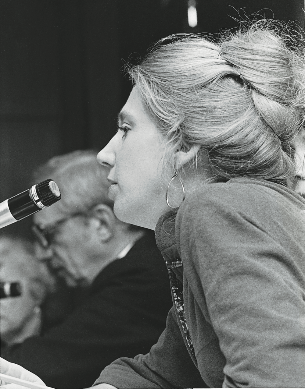 Nancy+at+the+mic.jpg